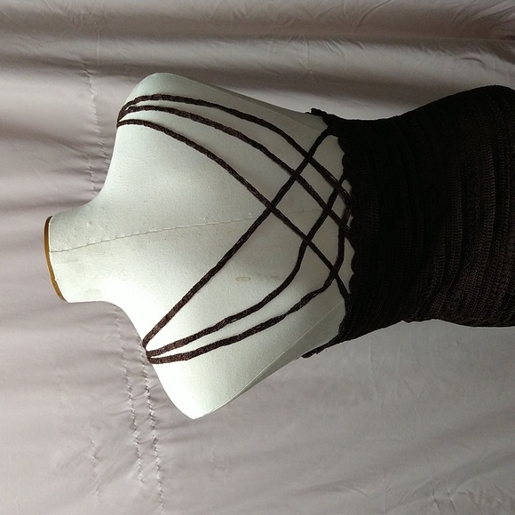 Say what size small lined crochet tank top with crossed backing. - Picture 2 of 4